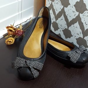 COACH Black Signature Canvas/Bow "SAUNDRA"